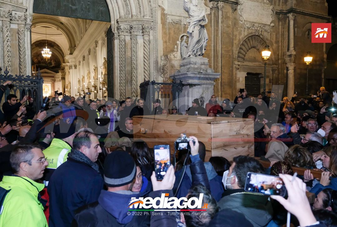 Foto Morte Biagio Conte: la Cattedrale di Palermo gremita di fedeli (GALLERY)- immagine 1