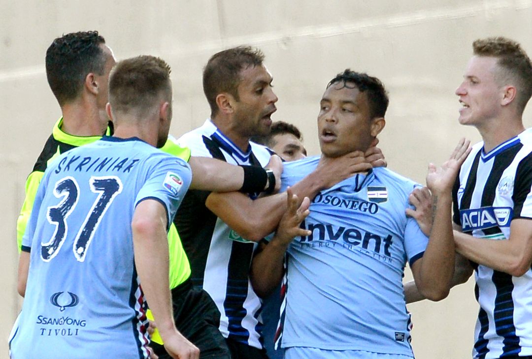  UDINE, ITALY - MAY 21:  Brawl between Danilo Larangeira of Udinese Calcio and  Luis Fernando Muriel of UC Sampdoria after the muriel's goal during the Serie A match between Udinese Calcio and UC Sampdoria at Stadio Friuli on May 21, 2017 in Udine, Italy.  (Photo by Dino Panato/Getty Images)  