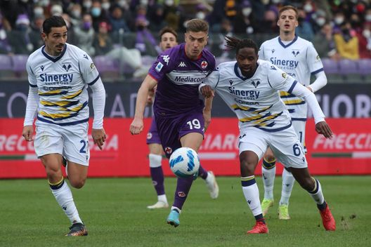 GERMOGLI PH: 6 MARZO 2022 FIRENZE STADIO ARTEMIO FRANCHI CAMPIONATO SERIE A TIM FIORENTINA VS VERONANELLA FOTO PIATEK GERMOGLI PH: 6 MARZO 2022 FIRENZE STADIO ARTEMIO FRANCHI CAMPIONATO SERIE A TIM FIORENTINA VS VERONANELLA FOTO PIATEK