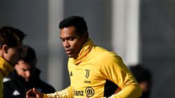 Juve, Alex Sandro costretto al cambio: per lui infortunio muscolare