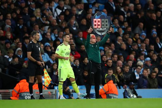  MANCHESTER, ENGLAND - OCTOBER 01: Amer Gojak of GNK Dinamo Zagreb comes on for Mislav Orsic (not pictured) of GNK Dinamo Zagreb during the UEFA Champions League group C match between Manchester City and Dinamo Zagreb at Etihad Stadium on October 01, 2019 in Manchester, United Kingdom. (Photo by Clive Brunskill/Getty Images) 
