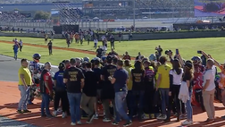 VIDEO – V. Rossi, dopo il traguardo scatta la festa in pista a Valencia