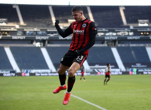 André Silva esulta con la maglia dell'Eintrach Francoforte André Silva esulta con la maglia dell'Eintrach Francoforte