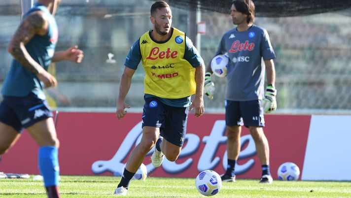 CASTEL DI SANGRO, ITALY - AUGUST 24: Amir Rrahmani of Napoli during SSC Napoli Training Camp on August 24, 2020 in Castel di Sangro, Italy. (Photo by SSC NAPOLI/SSC NAPOLI via Getty Images) Barcellona Napoli