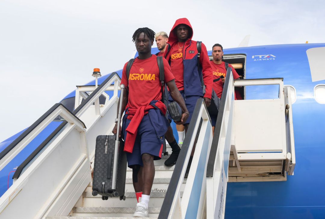 La Roma in partenza per il Portogallo – FOTO GALLERY - immagine 25