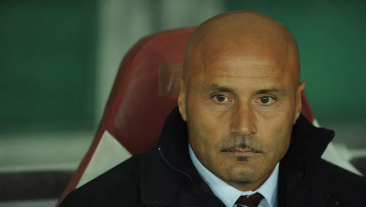 TURIN, ITALY - OCTOBER 23:  Torino FC head coach Stefano Colantuono looks on during the Serie B match between Torino FC and Reggina Calcio at Olimpico Stadium on October 23, 2009 in Turin, Italy.  (Photo by Valerio Pennicino/Getty Images)