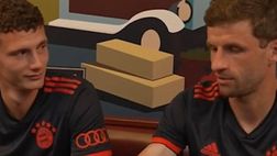 Bayern Monaco, Müller insegna a Mané come giocare a carte | VIDEO