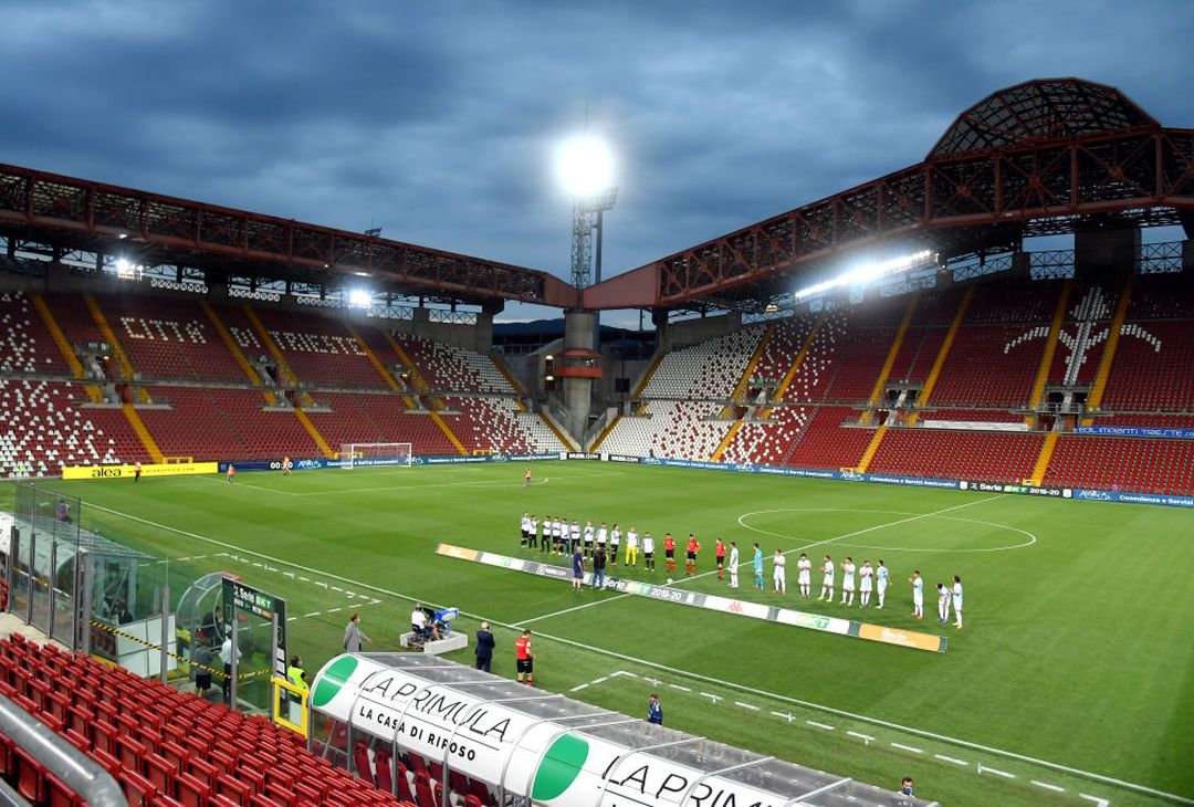  TRIESTE, ITALY - JUNE 29: Pordenone and Virtus Entella players line up prior to the serie B match between Pordenone Calcio and Virtus Entella at Dacia Arena on June 29, 2020 in Udine, Italy. (Photo by Getty Images/Getty Images for Lega Serie B ) 