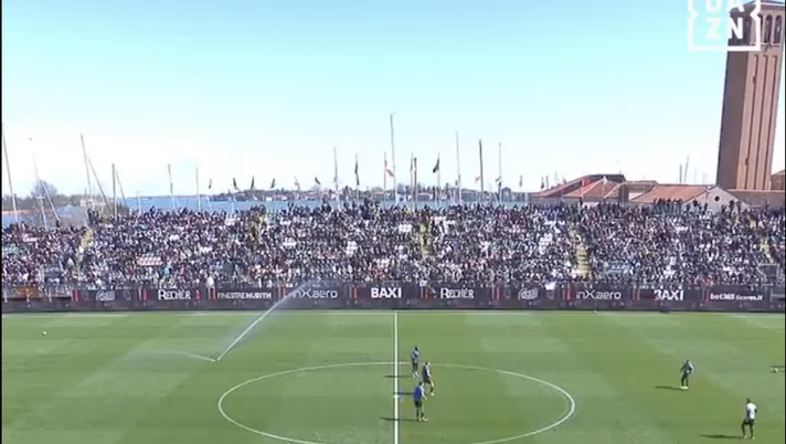 Dazn smonta l’ennesima polemica di Conte: ecco gli irrigatori in azione per Venezia-Napoli - immagine 1