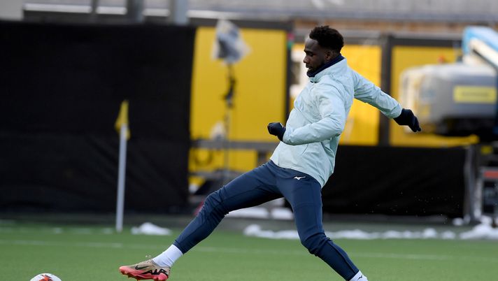 BODO, NORWAY - APRIL 09: Boulaye Dia of SS Lazio during a training session ahead of their UEFA Europa League 2024/25 quarter final first leg match at Aspmyra Stadion on April 09, 2025 in Bodo, Norway. (Photo by Marco Rosi - SS Lazio/Getty Images) Lazio-Bodo/Glimt, Dia a Sky: “Eliminazione? Fa male perché…” - immagine 1