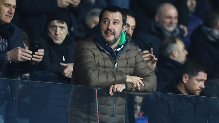 Matteo Salvini si è recato al ritiro del Bologna in bici