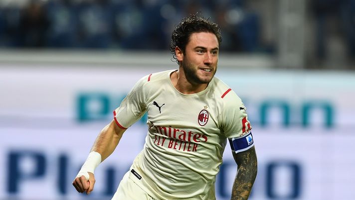 L'esultanza di Davide Calabria dopo il gol in Atalanta-Milan