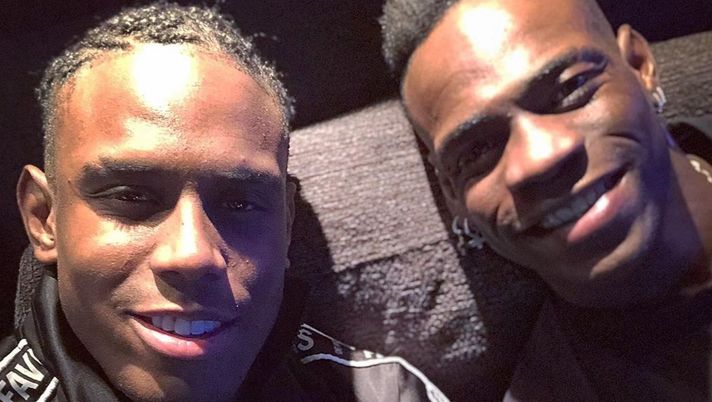 Enock al Caravaggio, i Balotelli quasi vicini di casa... Enock al Caravaggio, i Balotelli quasi vicini di casa...