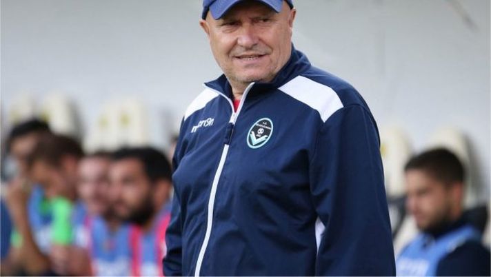 Nel 1995-96 Cesare Albè ha firmato il primo contratto con la Giana Erminio. 