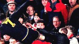 Eric Cantona, il calcio volante al tifoso compie 26 anni. E quel suo discorso sui gabbiani diventato virale…