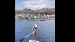 VIDEO Diletta Leotta, lady DAZN in vacanza: il compagno speciale mentre fa surf