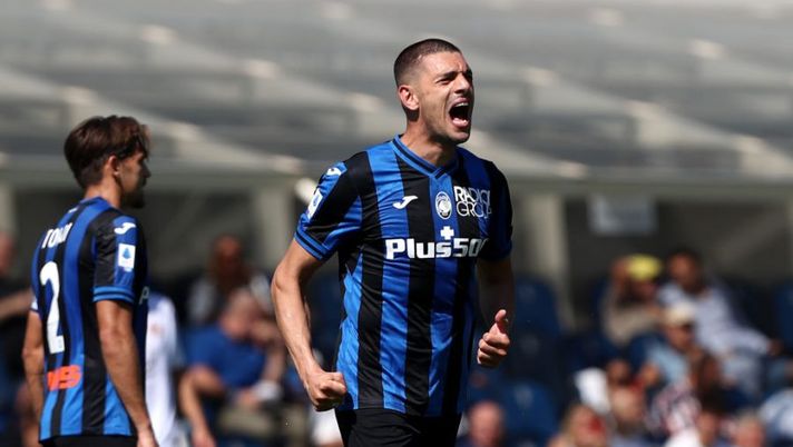 BERGAMO, ITALY - SEPTEMBER 11: Merih Demiral of Atalanta BC celebrates after scoring their side's first goal during the Serie A match between Atalanta BC and US Cremonese at Gewiss Stadium on September 11, 2022 in Bergamo, Italy. (Photo by Marco Luzzani/Getty Images) ULTIM’ORA – Gol di Demiral o di Toloi: ecco la decisione della Lega Calcio - immagine 1