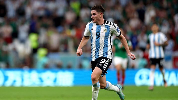 (Photo by Dean Mouhtaropoulos/Getty Images) L’opinione: “Alvarez un cruccio. Gonzalez e Sottil? Poche certezze” - immagine 1