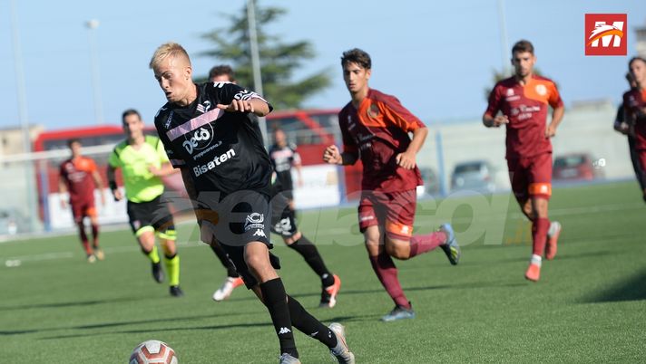 Triestina, occhi del Napoli sull’ex Palermo Felici: monitoraggio di alcuni club di B  Triestina, occhi del Napoli sull’ex Palermo Felici: monitoraggio di alcuni club di B - immagine 1