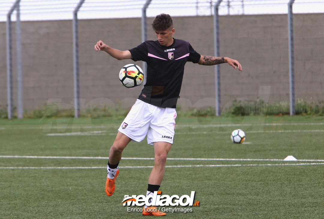 CAGLIARI, ITALY - MAY 05:  Agostinno RIzzo of Palermo U19 in heating during the Primavera 1 match between Cagliari Calcio U19 and US Citta di Palermo U19 at Stadio Renato Raccis on May 5, 20188.  (Photo by Enrico Locci/Getty Images) 
