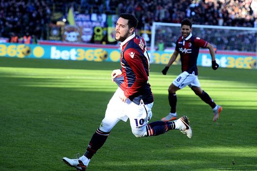 BOLOGNA, ITALY - JANUARY 17: Mattia Destro # 10 of Bologna FC ceelbrates after scoring his team's second goal during the Serie A (Photo by Mario Carlini / Iguana Press/Getty Images) BOLOGNA, ITALY - JANUARY 17: Mattia Destro # 10 of Bologna FC ceelbrates after scoring his team's second goal during the Serie A (Photo by Mario Carlini / Iguana Press/Getty Images)