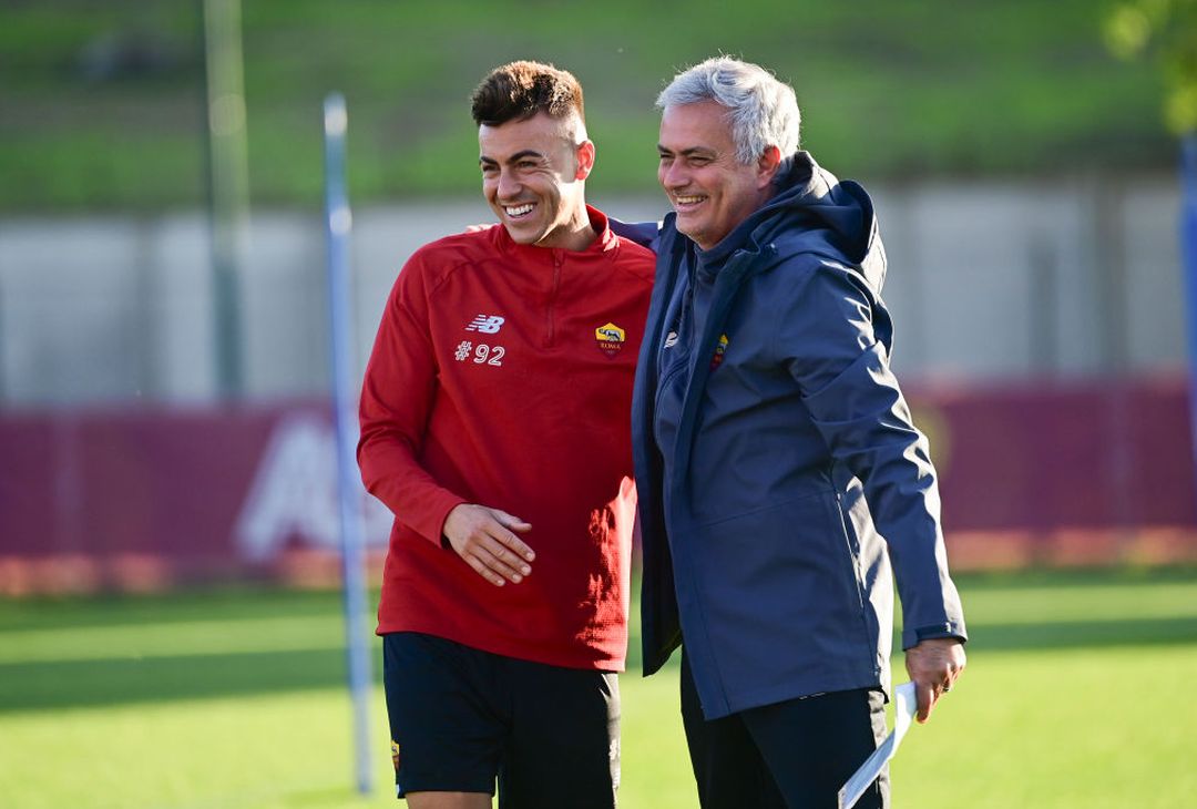 Mourinho respira: a Trigoria Pellegrini e Kumbulla in gruppo – FOTO GALLERY - immagine 21