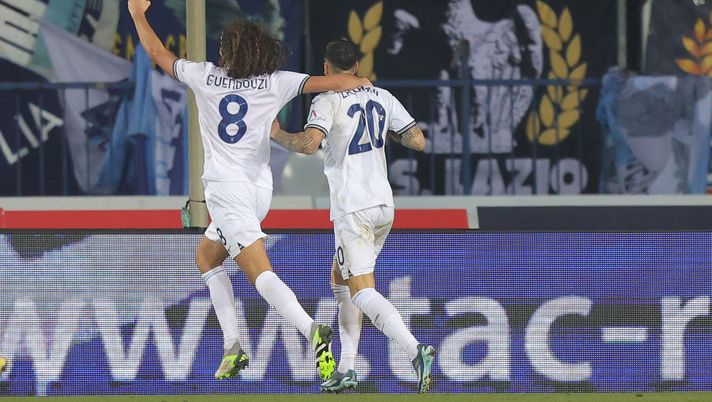 EMPOLI, ITALY - DECEMBER 22: Mattia Zaccagni of SS Lazio celebrates after scoring a goal with Matteo Elisa Kenzo Guendouzi Olie' of SS Lazio during the Serie A TIM match between Empoli FC and SS Lazio at Stadio Carlo Castellani on December 22, 2023 in Empoli, Italy. (Photo by Gabriele Maltinti/Getty Images) Guendouzi e Zaccagni
