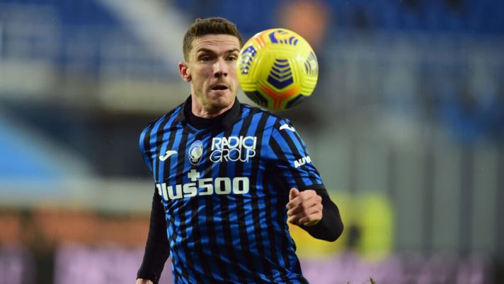 BERGAMO, ITALY - JANUARY 03: Robin Gosens, of Atalanta BC in action during the Serie A match between Atalanta BC and US Sassuolo at Gewiss Stadium on January 3, 2021 in Bergamo, Italy. (Photo by Pier Marco Tacca/Getty Images) I voti ufficiali al fantacalcio: Gosens da urlo! Le scelte per Veretout, Ansaldi e Vidal - immagine 1
