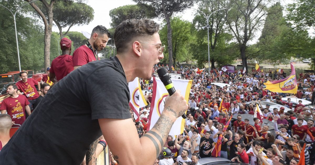 Cori Contro La Lazio E Zaccagni Zaniolo Scatenato Salta E Canta Coi 