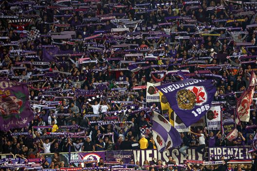 GERMOGLI PH: 10 OTTOBRE 2022 FIRENZE STADIO ARTEMIO FRANCHI CAMPIONATO SERIE A TIM FIORENTINA VS LAZIO NELLA FOTO TIFOSI Franchi, i precedenti: da Koulibaly al “buttalo di sotto”- immagine 2