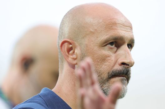 FLORENCE, ITALY - SEPTEMBER 08: Vincenzo Italiano manager of ACF Fiorentina gestures during the UEFA Europa Conference League group A match between ACF Fiorentina and Rīgas Futbola skola at Stadio Artemio Franchi on September 8, 2022 in Florence, Italy. (Photo by Gabriele Maltinti/Getty Images) Cucchi: “Avvio della Fiorentina bugiardo, Italiano ha ottime idee”- immagine 2
