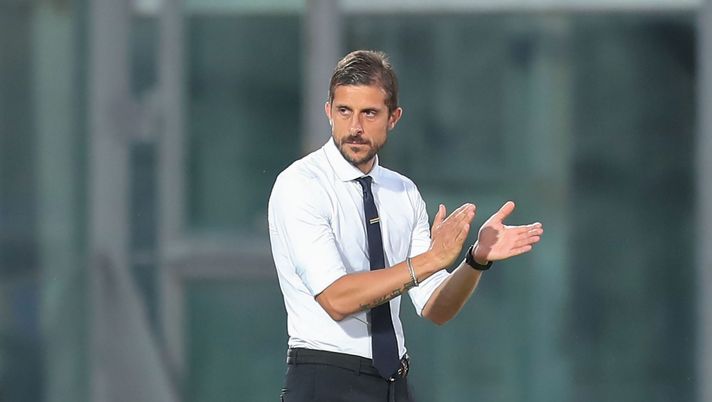 LIVORNO, ITALY - JUNE 29: Alessio Dionisi manager of Venezia FC gestures during the serie B match between AS Livorno and Venezia FC at Armando Picchi Stadium on June 29, 2020 in Livorno, Italy.  (Photo by Gabriele Maltinti/Getty Images for Lega Serie B) 