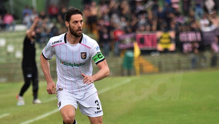 TERNI, ITALY - MAY 05: Andrea Rispoli of US Città di Palermo in action during the serie B match between Ternana Calcio and US Citta di Palermo at Stadio Libero Liberati on May 5, 2018 in Terni, Italy. (Photo by Giuseppe Bellini/Getty Images) TERNI, ITALY - MAY 05: Andrea Rispoli of US Città di Palermo in action during the serie B match between Ternana Calcio and US Citta di Palermo at Stadio Libero Liberati on May 5, 2018 in Terni, Italy. (Photo by Giuseppe Bellini/Getty Images)