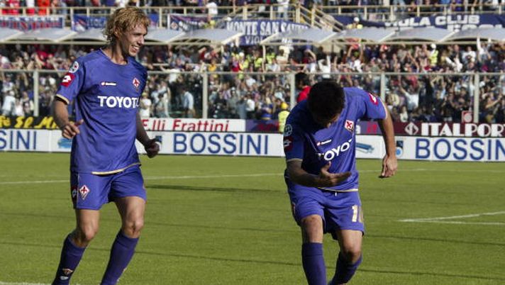 Fiorentina's Adrian Mutu (R) of Romania celebrates with teammate Marco Donadel after scoring a penalty against Juventus during their seria A football match at Artemio Franchi stadium in Florence, 07 October 2007. AFP PHOTO / NICO CASAMASSIMA (Photo credit should read NICO CASAMASSIMA/AFP/Getty Images) Fiorentina's Adrian Mutu (R) of Romania celebrates with teammate Marco Donadel after scoring a penalty against Juventus during their seria A football match at Artemio Franchi stadium in Florence, 07 October 2007. AFP PHOTO / NICO CASAMASSIMA (Photo credit should read NICO CASAMASSIMA/AFP/Getty Images)