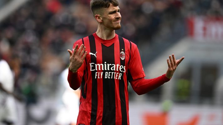 MILAN, ITALY - FEBRUARY 13: Alexis Saelemaekers of AC Milan reacts during the Serie A match between AC Milan and UC Sampdoria at Stadio Giuseppe Meazza on February 13, 2022 in Milan, Italy. (Photo by Claudio Villa/AC Milan via Getty Images)