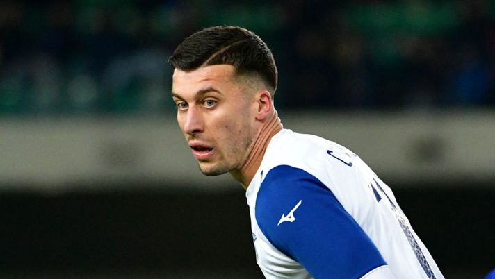 Nicolò Casale
Campionato serie A TIM incontro Hellas Verona v SS Verona, 6 Febbraio 2023
© Marco Rosi / Fotonotizia Lazio, l’esito dei controlli per Casale: cosa filtra dopo lo stop in Conference League - immagine 1