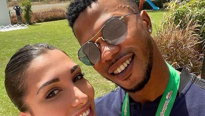 Disavventura per la compagna di Keita Balde: “Sono viva, ma appena arrivata in Senegal…” Disavventura per la compagna di Keita Balde: “Sono viva, ma appena arrivata in Senegal…”