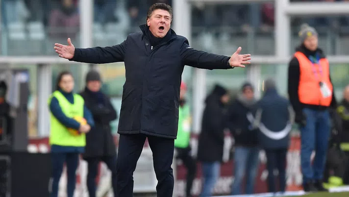 TURIN, ITALY - JANUARY 12:  Torino FC head coach Walter Mazzari reacts during the Serie A match between Torino FC and Bologna FC at Stadio Olimpico di Torino on January 12, 2020 in Turin, Italy.  (Photo by Valerio Pennicino/Getty Images)