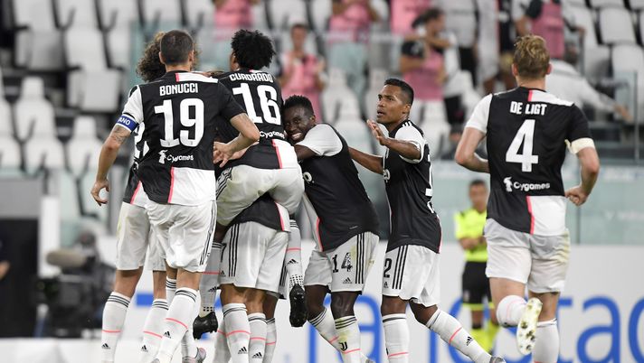 TURIN, ITALY - JULY 26: Cristiano Ronaldo of Juventus celebrates with teammates after scoring his team's first goal during the Serie A match between Juventus and UC Sampdoria at Allianz Stadium on July 26, 2020 in Turin, Italy. (Photo by Filippo Alfero - Juventus FC/Juventus FC via Getty Images) TURIN, ITALY - JULY 26: Cristiano Ronaldo of Juventus celebrates with teammates after scoring his team's first goal during the Serie A match between Juventus and UC Sampdoria at Allianz Stadium on July 26, 2020 in Turin, Italy. (Photo by Filippo Alfero - Juventus FC/Juventus FC via Getty Images)