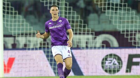 FLORENCE, ITALY - AUGUST 18: Nikola Milenkovic of ACF Fiorentina in action during the UEFA Europa Conference League 2022/23 Play-offs First Leg match between ACF Fiorentina and FC Twente at Artemio Franchi on August 18, 2022 in Florence, Italy. (Photo by Gabriele Maltinti/Getty Images) Milenkovic