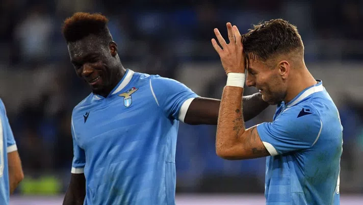 ROME, ITALY - OCTOBER 30:  Ciro Immobile of SS Lazio celebrates a third goal a penalty with his team mates during the Serie A match between SS Lazio and Torino FC at Stadio Olimpico on October 30, 2019 in Rome, Italy.  (Photo by Marco Rosi/Getty Images)