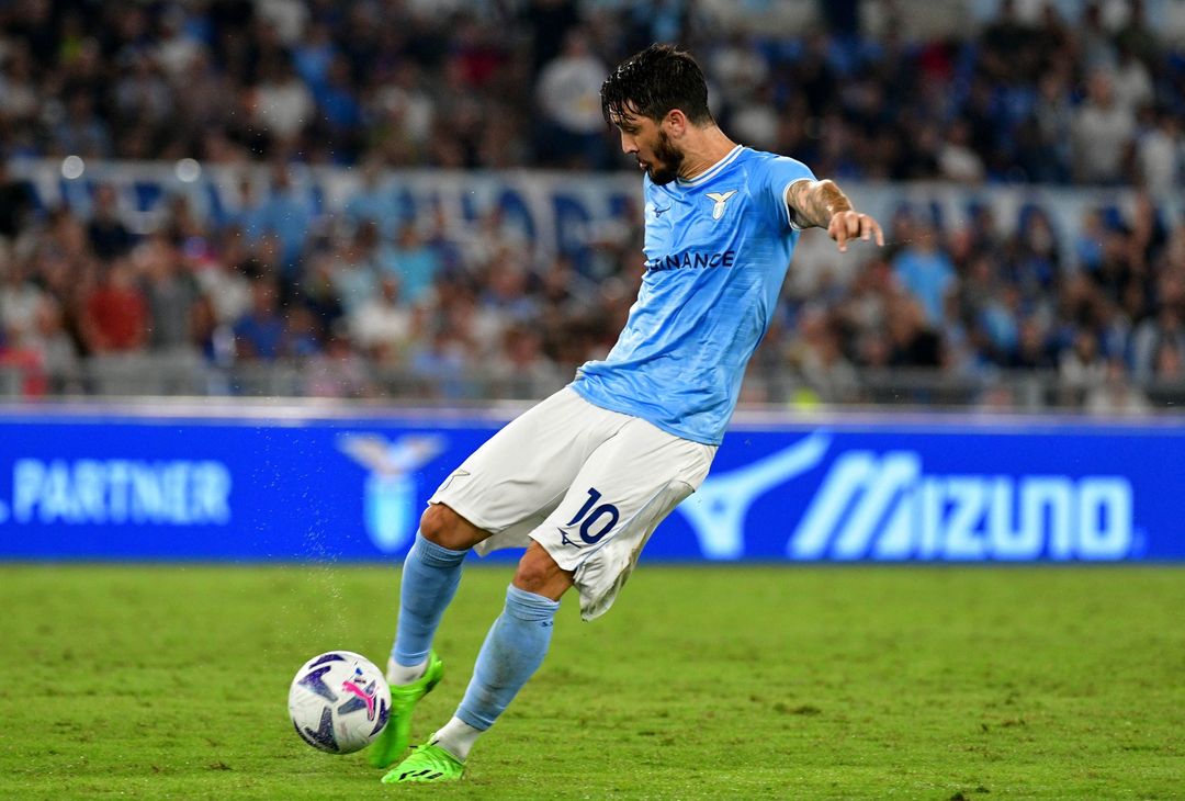 Il momento del destro decisivo di Luis