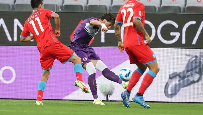FLORENCE, ITALY - OCTOBER 03: Dusan Vlahovic of ACF Fiorentina in action during the Serie A match between ACF Fiorentina v SSC Napoli at Stadio Artemio Franchi on October 3, 2021 in Florence, Italy. (Photo by Gabriele Maltinti/Getty Images) Vlahovic ha infranto una promessa fatta ai tifosi della Fiorentina - immagine 1