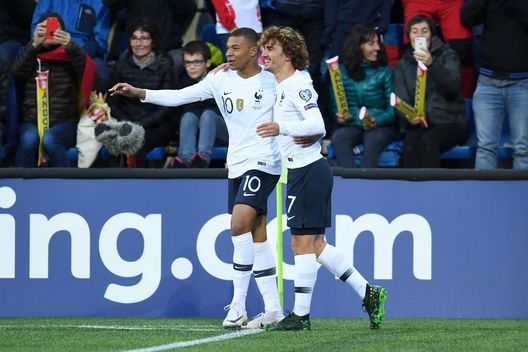 mbappe (Photo by David Ramos/Getty Images) Francia-Australia 4-1, tutto facile per Mbappè e compagni. Poker in rimonta- immagine 2