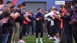 PSG, passerella d’onore per Messi campione del mondo | VIDEO