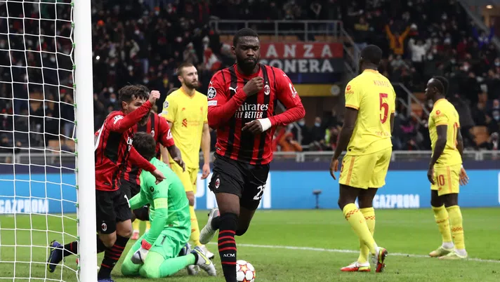 MILAN, ITALY - DECEMBER 07: Fikayo Tomori of AC Milan celebrates after scoring their side's first goal during the UEFA Champions League group B match between AC Milan and Liverpool FC at Giuseppe Meazza Stadium on December 07, 2021 in Milan, Italy. (Photo by Marco Luzzani/Getty Images)