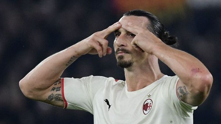 AC Milan's Swedish forward Zlatan Ibrahimovic celebrates after opening the scoring during the Italian Serie A football match between AS Roma and AC Milan on October 31, 2021 at the Olympic stadium in Rome. (Photo by Filippo MONTEFORTE / AFP) (Photo by FILIPPO MONTEFORTE/AFP via Getty Images) ULTIM’ORA – Novità Milan per il Torino: Ibra oggi in gruppo! Per Maignan, Bennacer e Tomori… - immagine 1