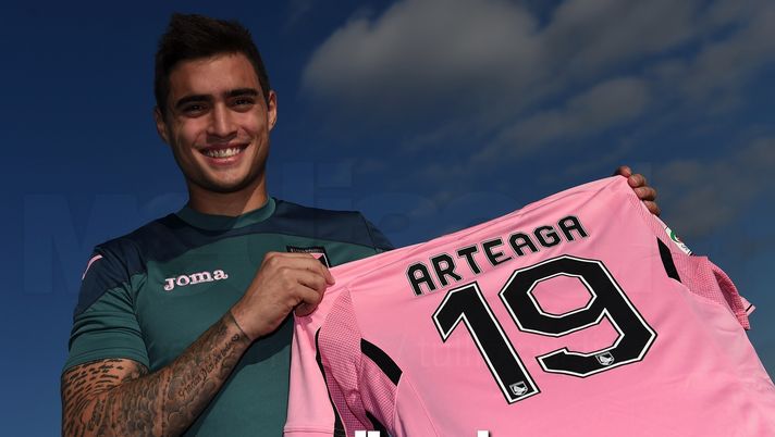 Mercato: finisce presto l’avventura di Arteaga al Palermo. Domani previste le visite mediche con l’Hajduk Spalato? Mercato: finisce presto l’avventura di Arteaga al Palermo. Domani previste le visite mediche con l’Hajduk Spalato?
