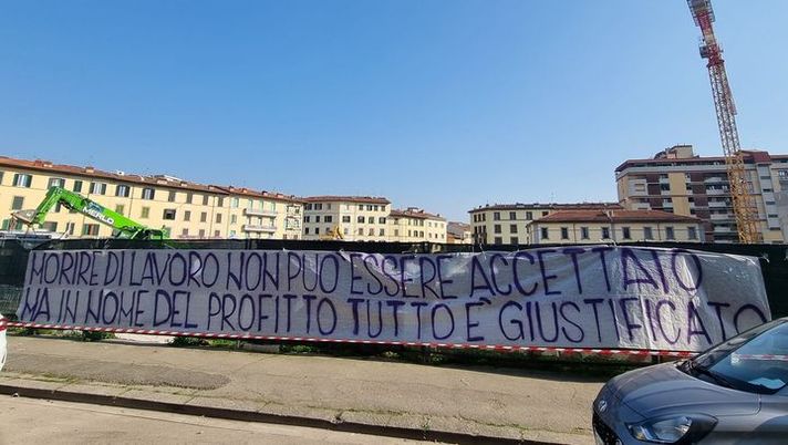 FOTO – Lo striscione della Fiesole davanti al cantiere di Via Mariti - immagine 1