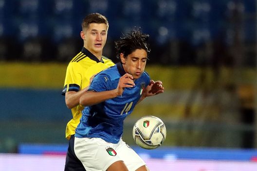 PISA, ITALY - NOVEMBER 18: Youssef Maleh of Italy U21 in action during the UEFA Euro Under 21 Qualifier match between Italy U21 and Sweden U21 at Arena Garibaldi on November 18, 2020 in Pisa, Italy. (Photo by Gabriele Maltinti/Getty Images) PISA, ITALY - NOVEMBER 18: Youssef Maleh of Italy U21 in action during the UEFA Euro Under 21 Qualifier match between Italy U21 and Sweden U21 at Arena Garibaldi on November 18, 2020 in Pisa, Italy. (Photo by Gabriele Maltinti/Getty Images)